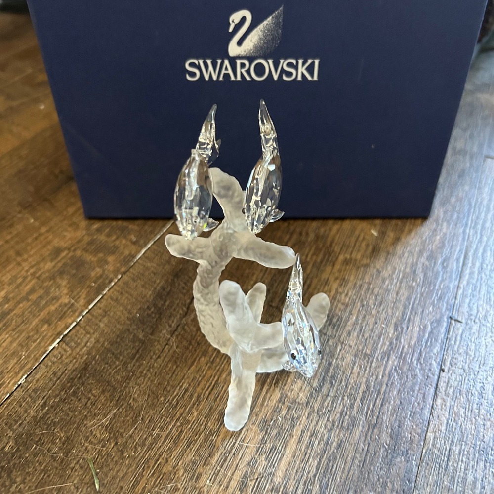 Swarovski School of Fish Crystal Figurine South Sea Frosted Coral Base 3 fish - Picture 3 of 9